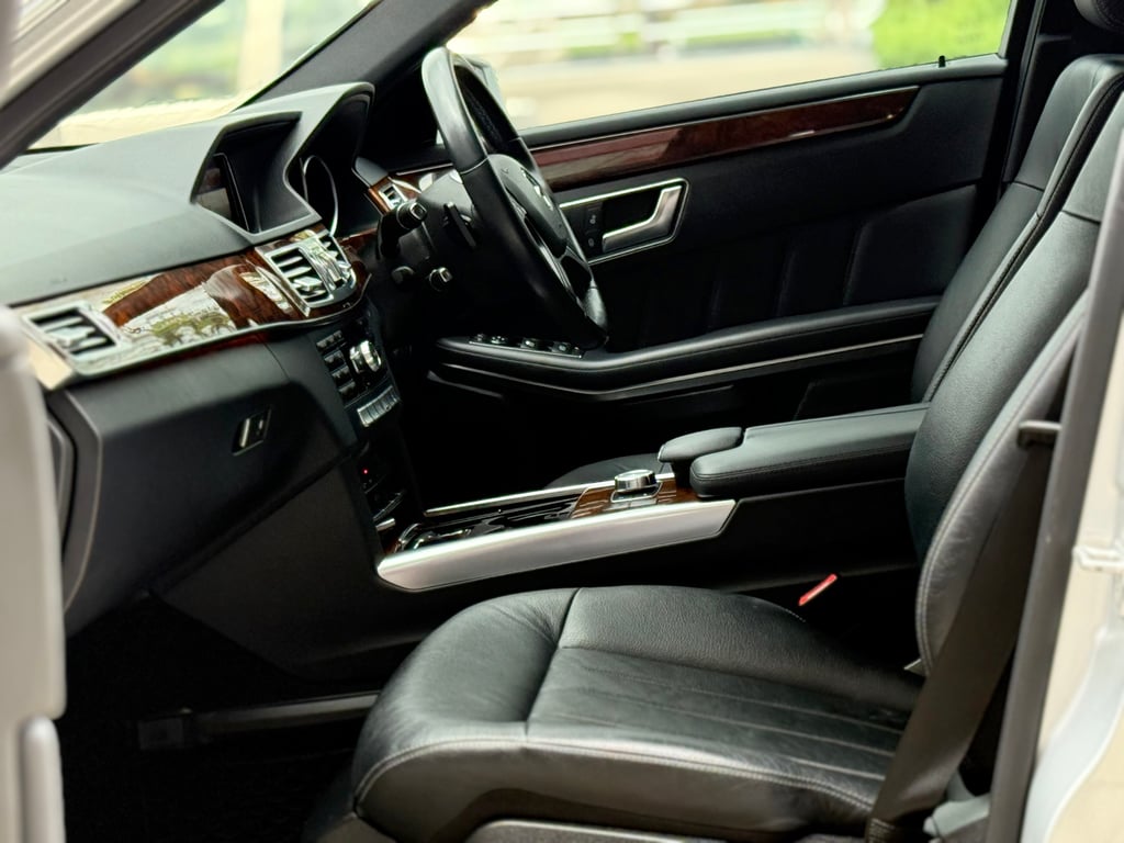 E300 Bluetec Hybrid มือเดียว ระบบแบต+อินเวอร์เตอร์ เปลี่ยนแล้ว E300 Bluetec Hybrid มือเดียว ระบบแบต+อินเวอร์เตอร์ เปลี่ยนแล้ว