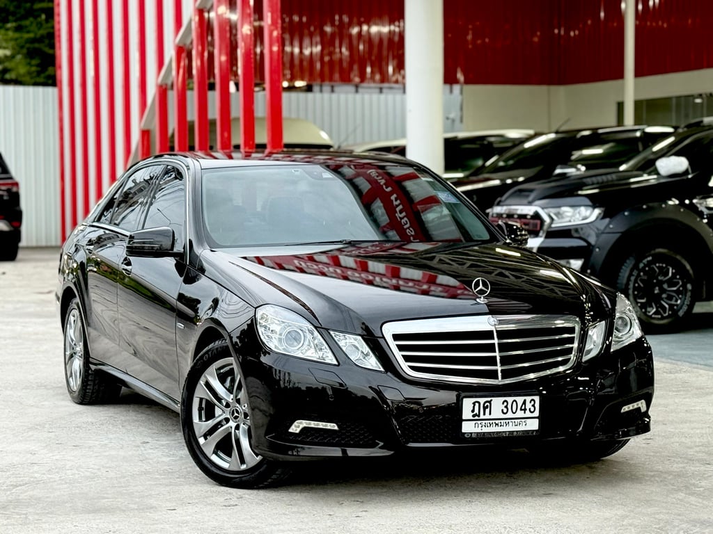 Benz E250 ตัวTop พิมพ์นิยม ไม่เคยชนเลย ดูแลถึง Benz E250 ตัวTop พิมพ์นิยม ไม่เคยชนเลย ดูแลถึง