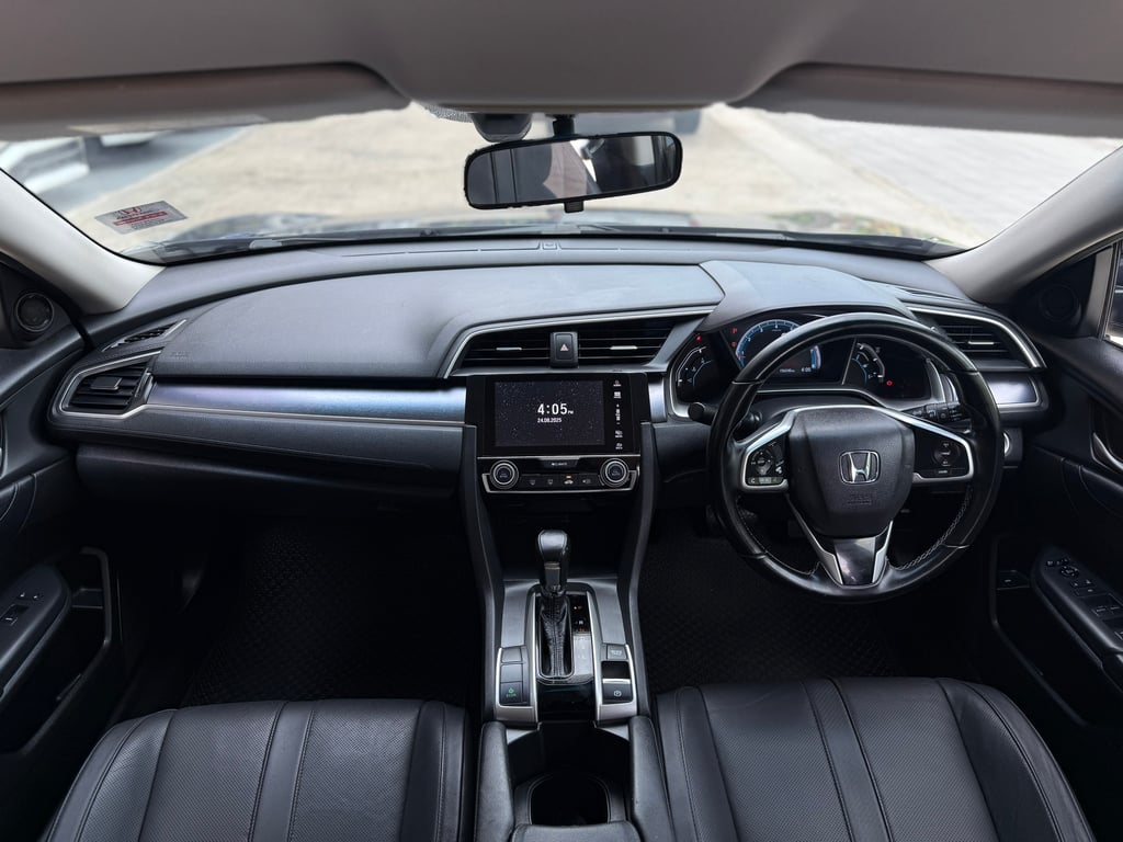 Civic FC 1.5 Turbo มือเดียว ใช้ถนอม ไม่เคยชน