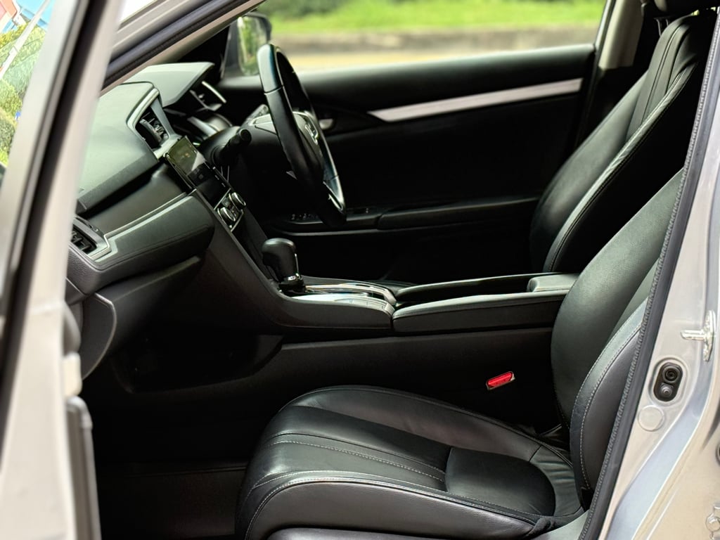 Honda Civic FC 1.8EL มือเดียว ไม่เคยชนเลยแม้แต่นิด ตัวTop Honda Civic FC 1.8EL มือเดียว ไม่เคยชนเลยแม้แต่นิด ตัวTop