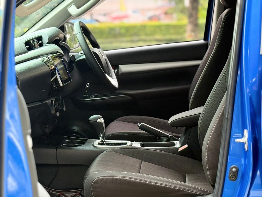 Toyota Revo 2.4E Prerunner มือเดียว เกียร์ออโต้ ไมล์น้อย Toyota Revo 2.4E Prerunner มือเดียว เกียร์ออโต้ ไมล์น้อย