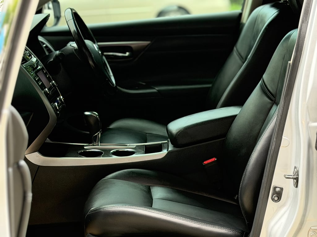 Nissan Teana 2.0XL น้ำมัน+LPG โดนัทหัวฉีดอย่างดี แก๊สสมบูรณ์