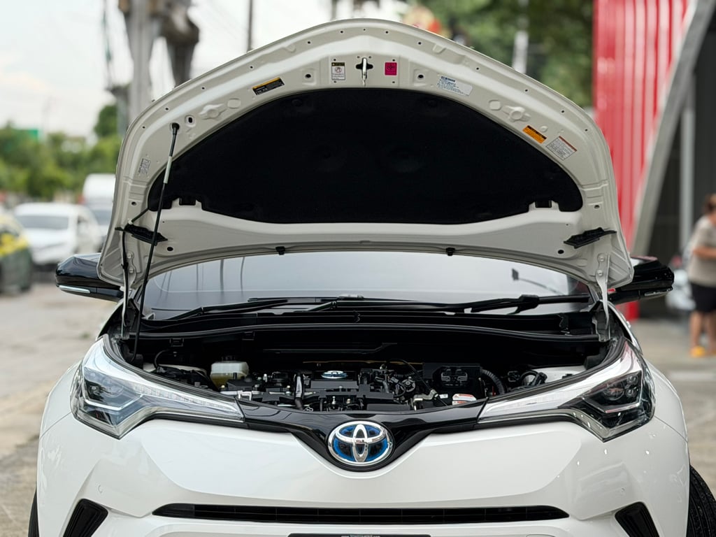 Toyota CHR 1.8 Hybrid High มือเดียว Top Option เดิมทั้งคัน