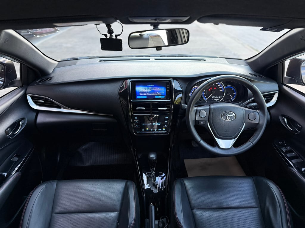 Toyota Yaris 1.2G Sport มือเดียว รุ่นTop เช็คศูนย์ตลอด Toyota Yaris 1.2G Sport มือเดียว รุ่นTop เช็คศูนย์ตลอด