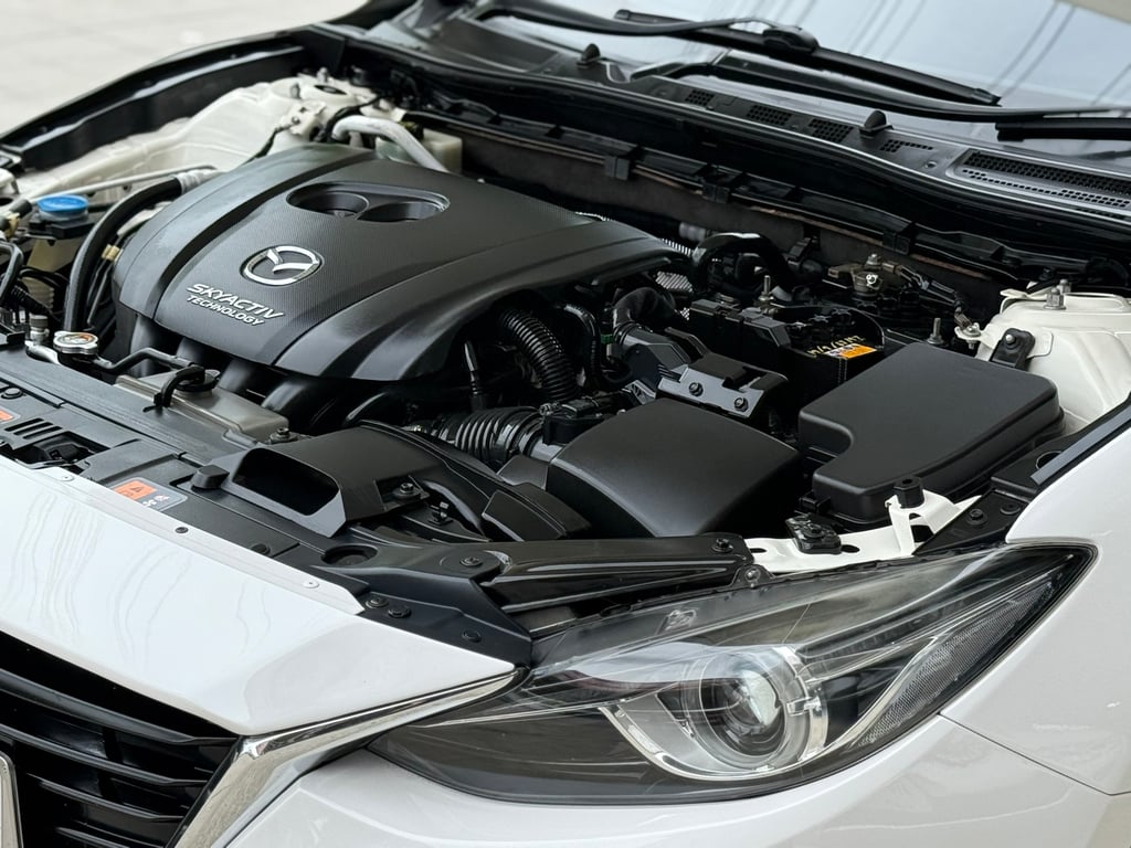 Mazda 3 Skyactiv 2.0S มือเดียว สวยมีเสน่ห์ เช็คศูนย์