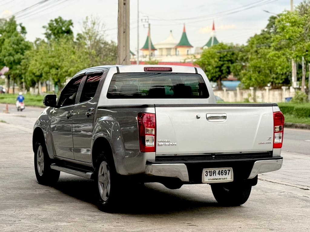 Isuzu Dmax 2.5Z Ddi Hi-Lander ไม่เคยชน น็อตไม่ขยับ ใช้ถนอม Isuzu Dmax 2.5Z Ddi Hi-Lander ไม่เคยชน น็อตไม่ขยับ ใช้ถนอม