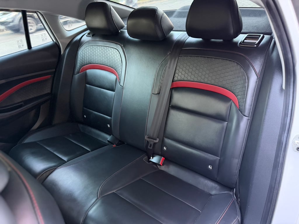 MG 5 1.5D รองTop มือเดียว ไม่เคยชน สีสวย ไมล์น้อย