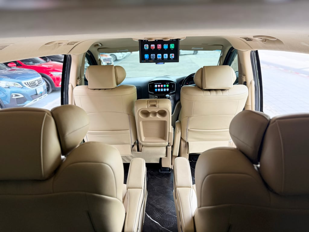 Hyundai H1 2.5 Deluxe เบาะVIP กับของแต่งร่วม2แสน ยกให้หมด Hyundai H1 2.5 Deluxe เบาะVIP กับของแต่งร่วม2แสน ยกให้หมด
