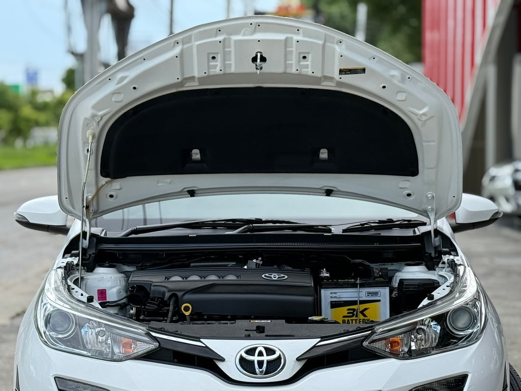 Toyota Yaris 1.2G Sport มือเดียว รุ่นTop ไมล์น้อย สภาพใหม่ Toyota Yaris 1.2G Sport มือเดียว รุ่นTop ไมล์น้อย สภาพใหม่
