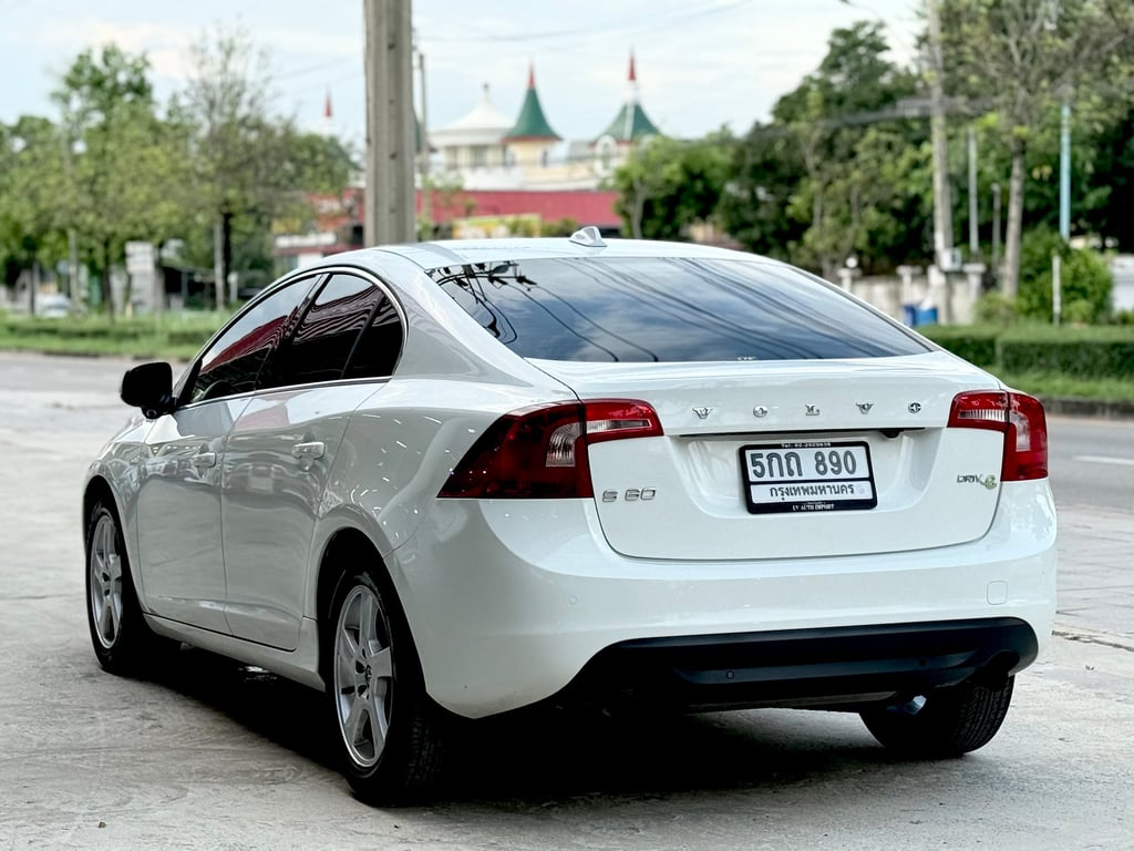 Volvo S60 1.6Turbo สภาพสมบูรณ์ ไม่เคยชน ฟรีดาวน์