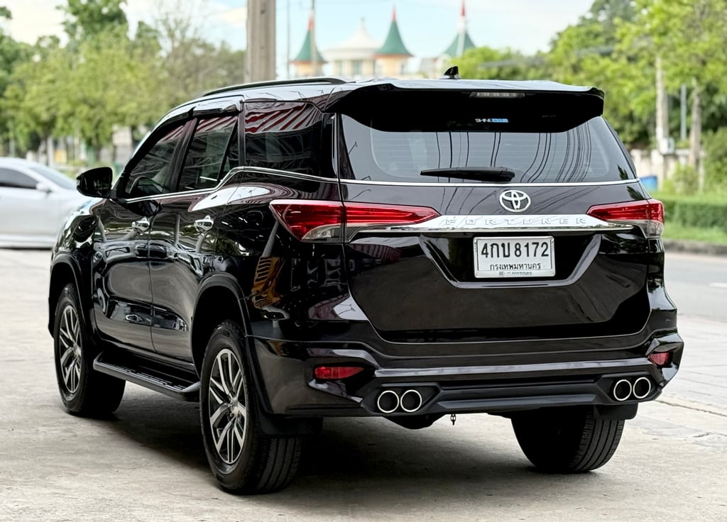 Fortuner 2.4V 2WD มือเดียวป้ายแดงซื้อสด ไม่เคยชนเลย