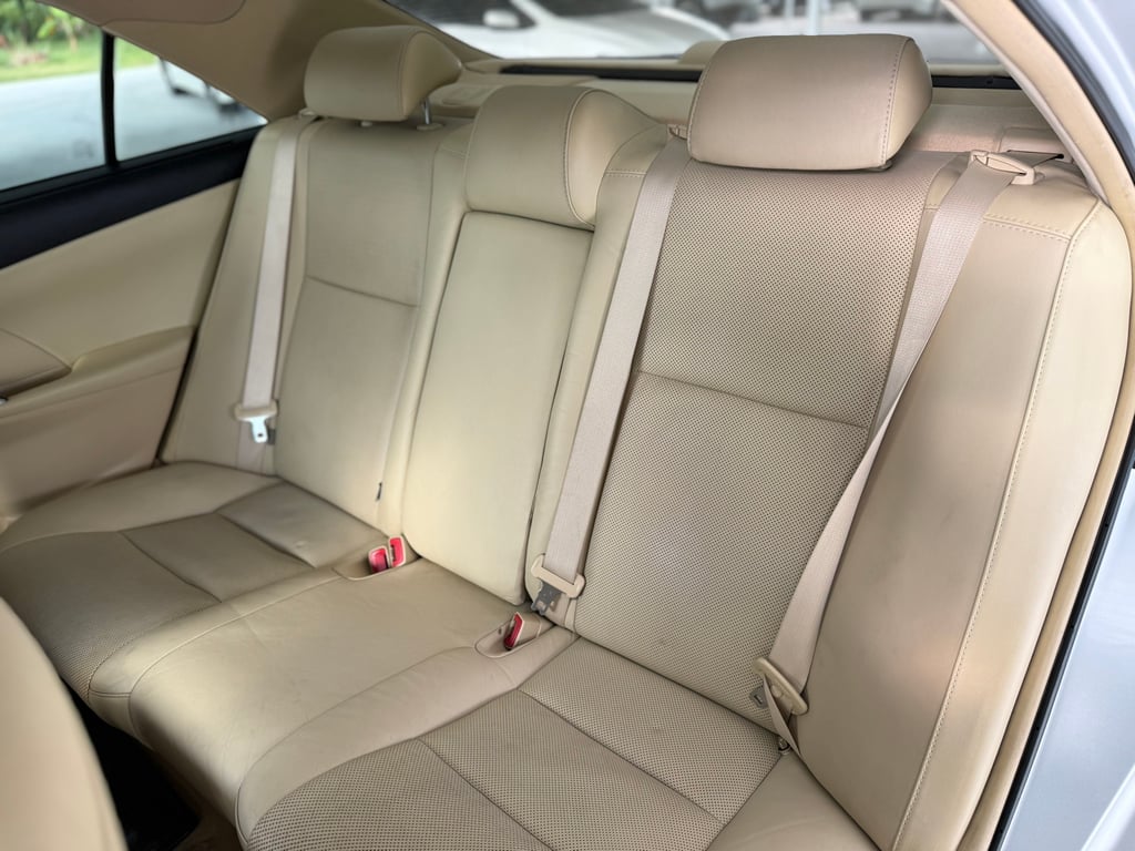Camry 2.0G D4S โฉมไมเนอร์เช้นจ์ สวยมีเสน่ห์