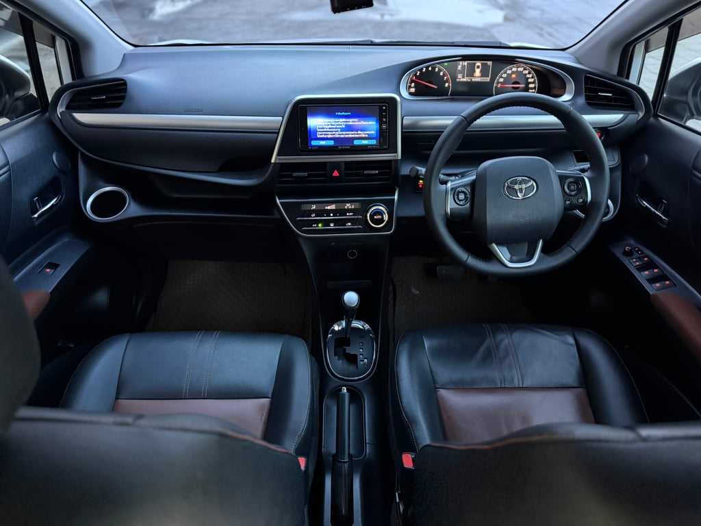 Toyota Sienta 1.5V Top มือเดียวผู้หญิงใช้ เข้าศูนย์ตลอด Toyota Sienta 1.5V Top มือเดียวผู้หญิงใช้ เข้าศูนย์ตลอด