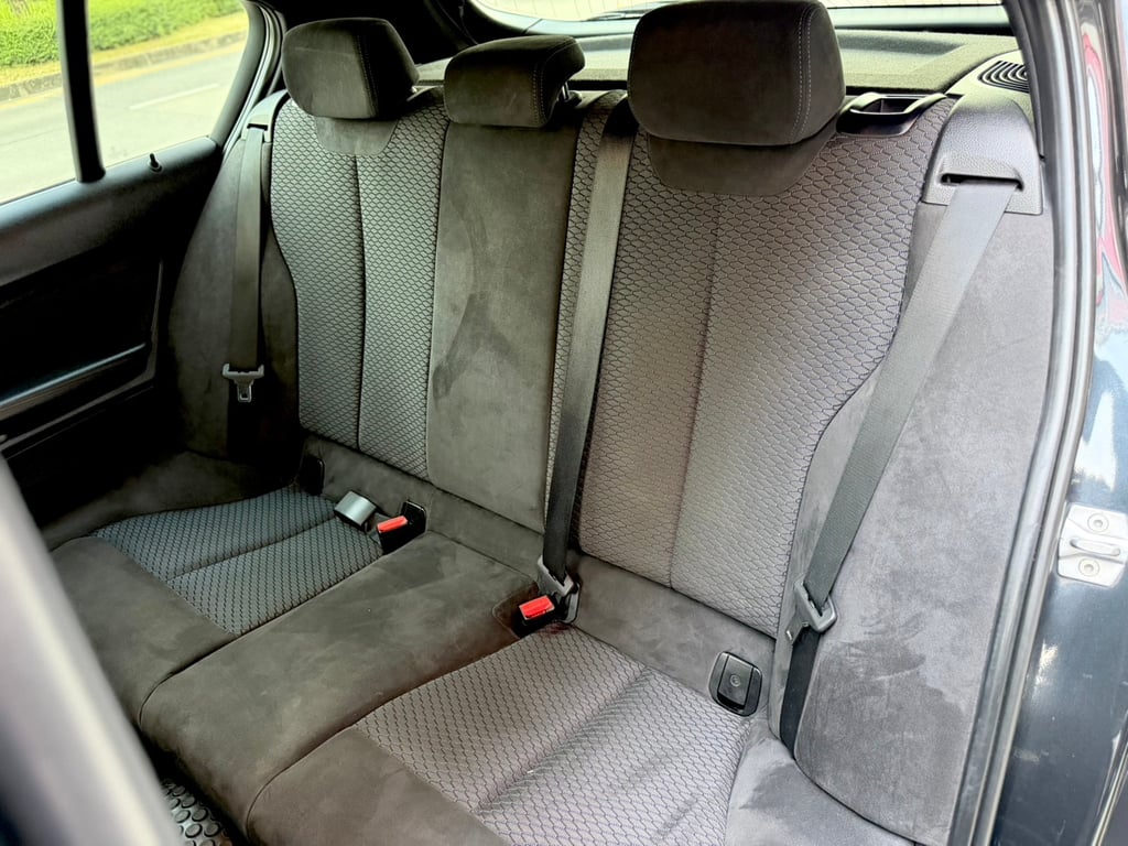 BMW (F20) 116i M Sport สีสวย ภายในสด เครื่อง เกียร์ยังเป๊ะ BMW (F20) 116i M Sport สีสวย ภายในสด เครื่อง เกียร์ยังเป๊ะ