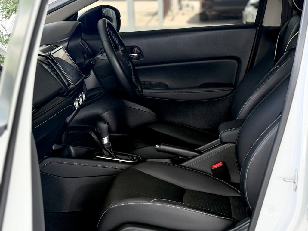 Honda City 1.0SV Hatchback รุ่นTop มือเดียว ประกันศูนย์ยังเหลือ