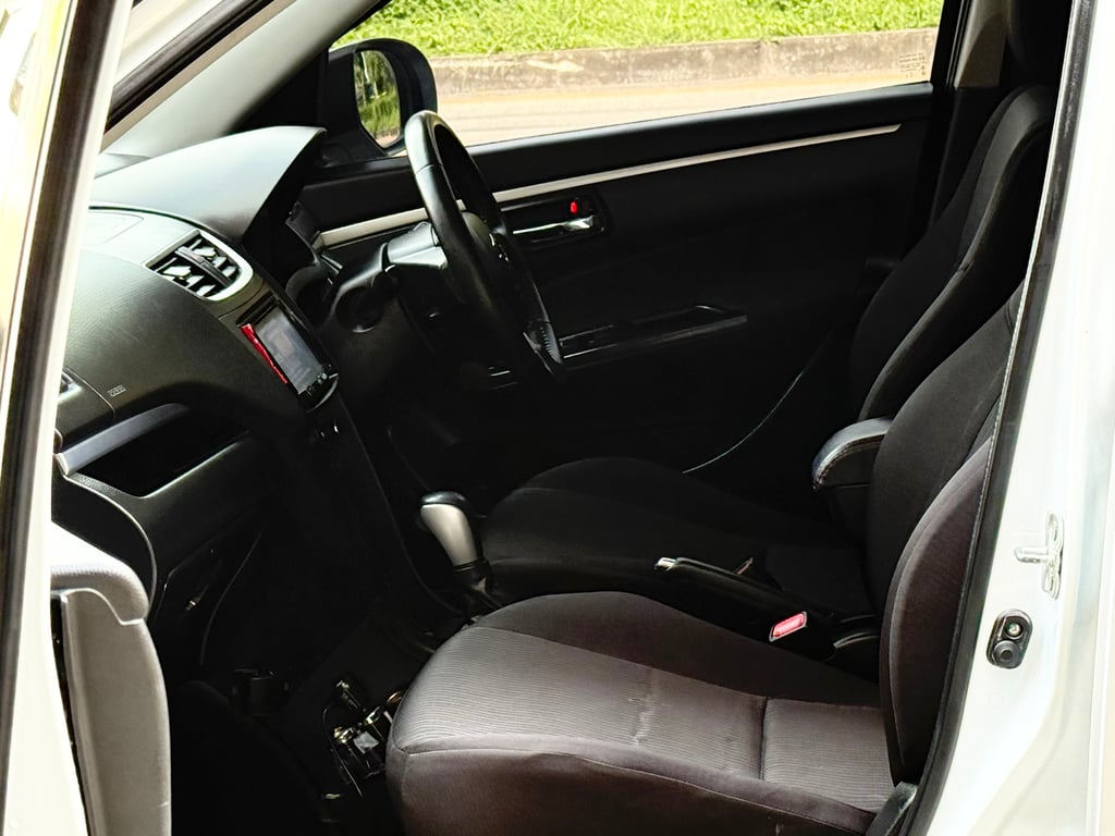 Suzuki Swift 1.2GLX มือเดียว เเต่งสวย ภายในสด ช่วงล่างแน่น Suzuki Swift 1.2GLX มือเดียว เเต่งสวย ภายในสด ช่วงล่างแน่น