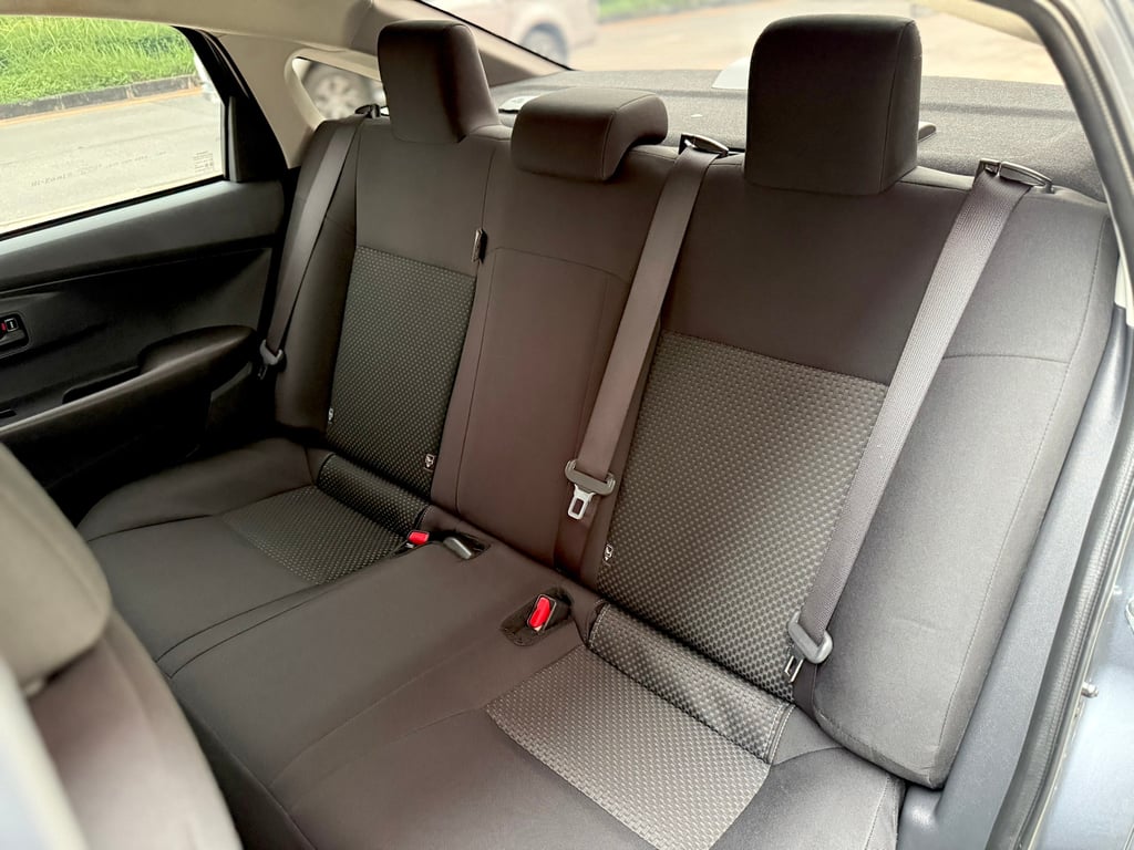 Yaris Ativ 1.2 Sport มือเดียว เดิมทั้งคัน ไม่เคยชนแม้แต่นิด