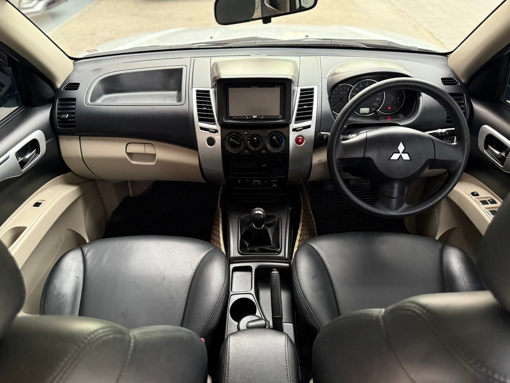 Pajero 2.4MT มือเดียว มีแอร์ราว น้ำมัน+LPG โดนัท