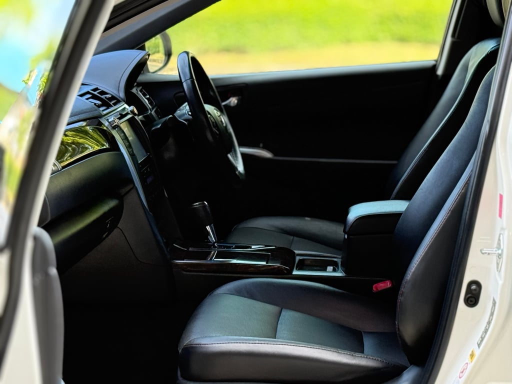 Toyota Camry 2.0G Extremo รุ่นพิเศษภายในดำแท้ๆ Toyota Camry 2.0G Extremo รุ่นพิเศษภายในดำแท้ๆ