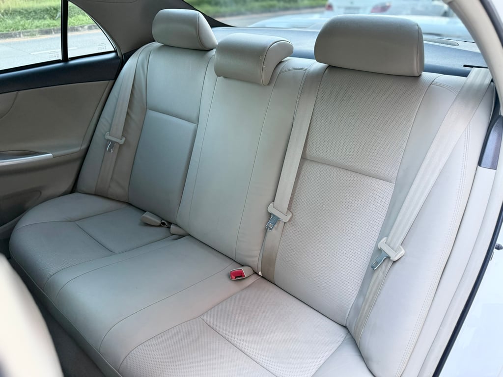 Toyota Altis 1.8E Dual vvti มือเดียว ไมเนอร์เช้นจ์ ชุดแต่งTRD