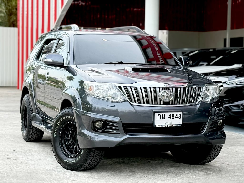 Toyota Fortuner 3.0V 4WD  มือเดียว แต่งสวย แม็ก+ยางใหม่พึ่งใส่