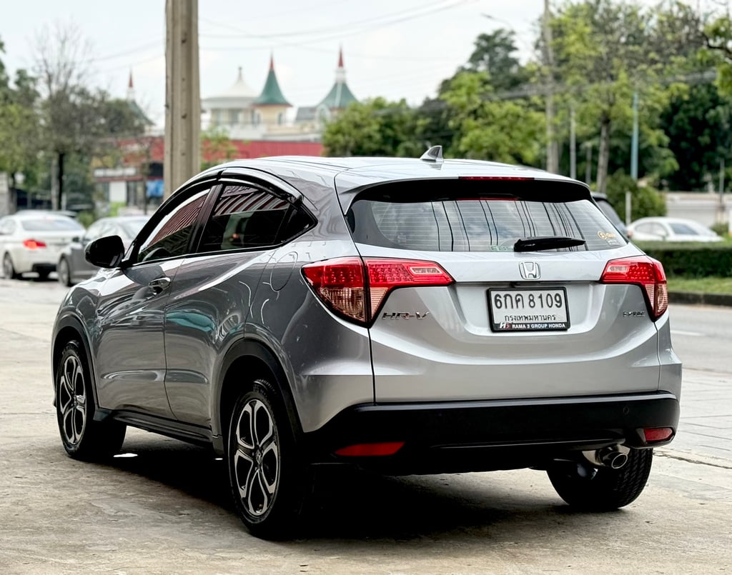 HRV 1.8E Limited น็อตไม่ขยับ ไม่เคยชน ตัวเบาะปรับไฟฟ้า HRV 1.8E Limited น็อตไม่ขยับ ไม่เคยชน ตัวเบาะปรับไฟฟ้า