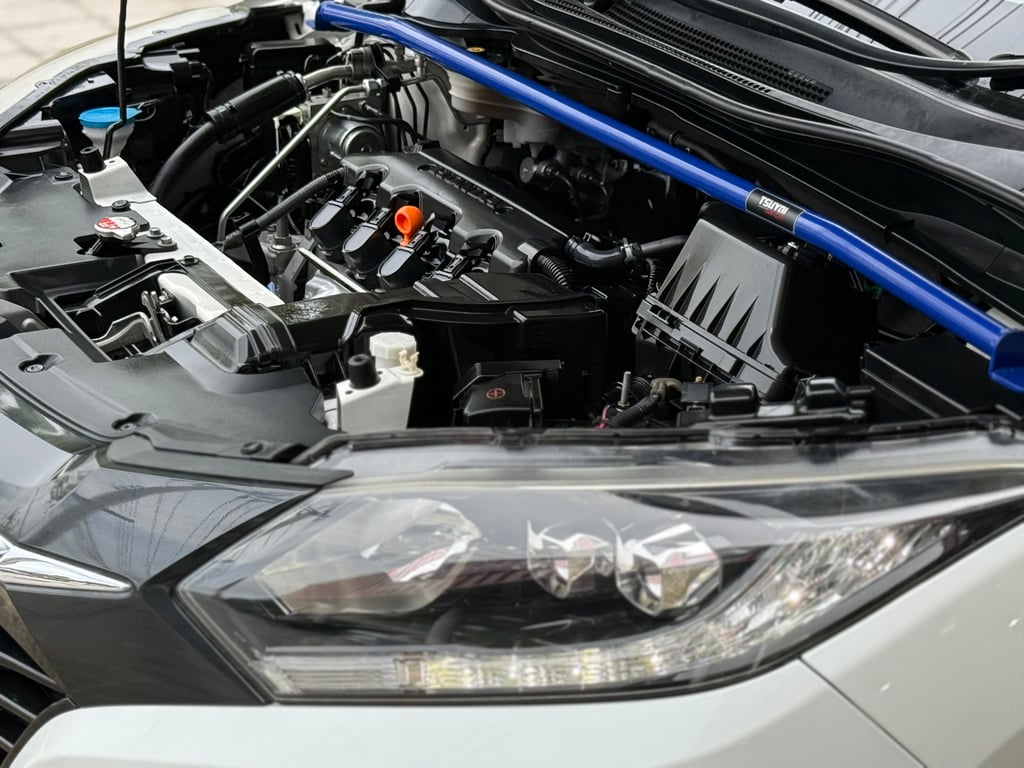 HRV 1.8EL Sunroof รุ่น Top Option สุด ดูแลถึง HRV 1.8EL Sunroof รุ่น Top Option สุด ดูแลถึง