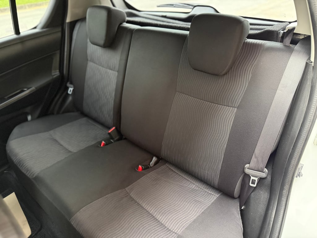 Suzuki Swift 1.2GL มือเดียว ไม่เคยชน สวยมีเสน่ห์มาก