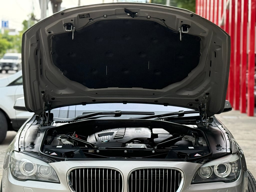 BMW (F02) 730Li มือเดียว เดิมทั้งคันน็อตไม่ขยับ เช็คศูนย์ BMW (F02) 730Li มือเดียว เดิมทั้งคันน็อตไม่ขยับ เช็คศูนย์