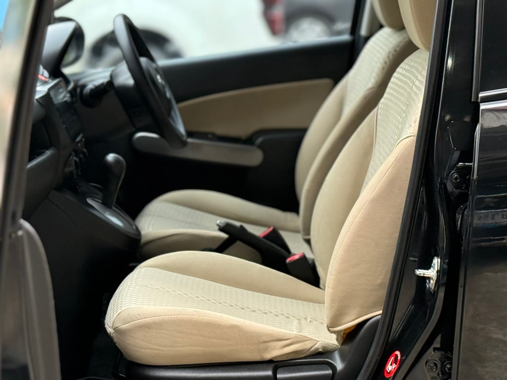 Mazda 2 Elegance มือเดียว ไมเนอร์เช้นจ์แล้ว สภาพยังสมบูรณ์ Mazda 2 Elegance มือเดียว ไมเนอร์เช้นจ์แล้ว สภาพยังสมบูรณ์