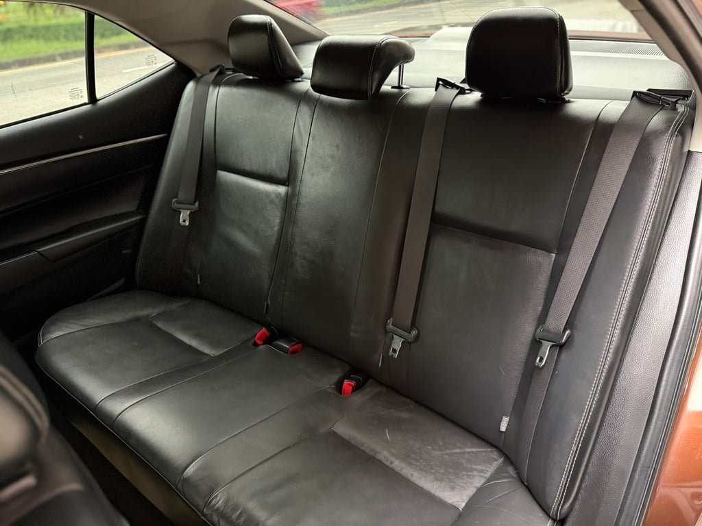 Toyota Altis 1.8 ESport แท้ ตัวแต่งจากโรงงาน ชุดแต่ง ล้อ ลายพิเศษ