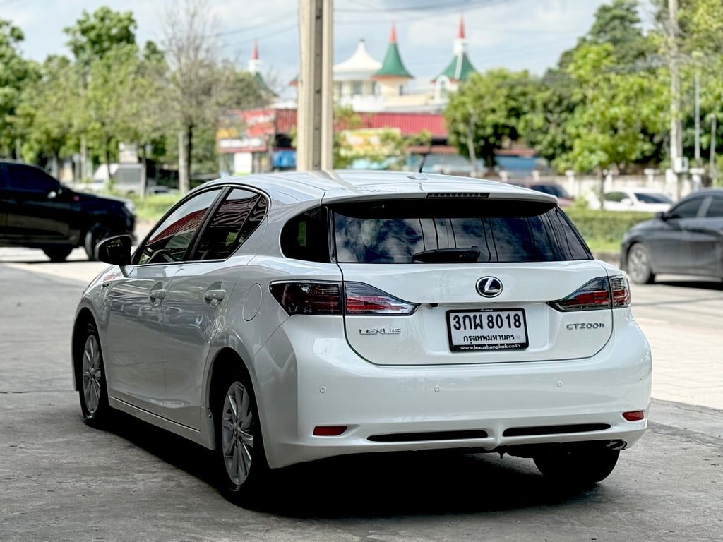 CT200h Hybrid มือเดียว รถออกศูนย์ไทย สวยจัด CT200h Hybrid มือเดียว รถออกศูนย์ไทย สวยจัด