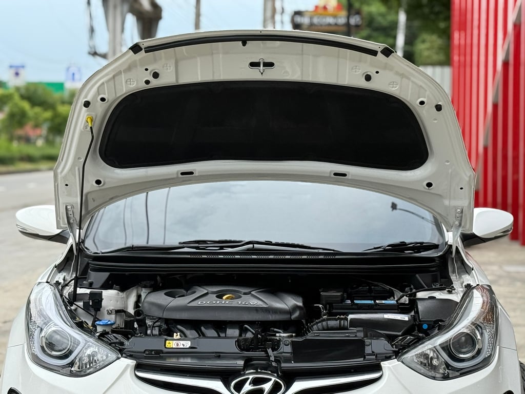 Elantra 1.8 GLS มือเดียว Top 4ประตู สวยมีเสน่ห์