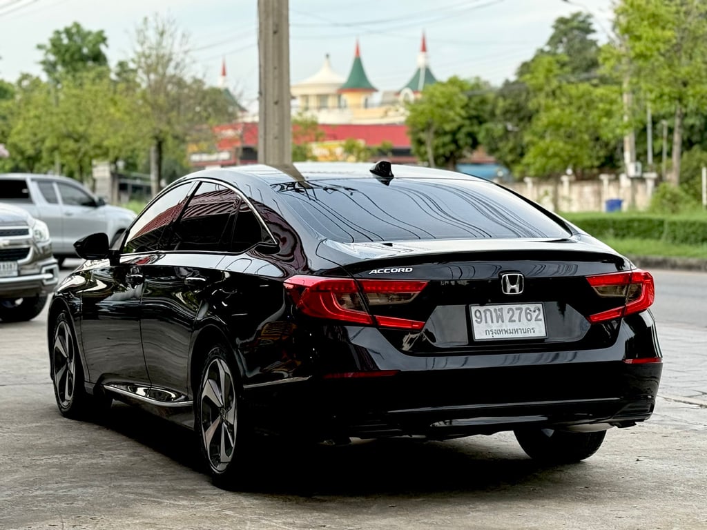 Honda Accord 1.5Turbo EL มือเดียว โฉมG10 เดิมสนิท Honda Accord 1.5Turbo EL มือเดียว โฉมG10 เดิมสนิท