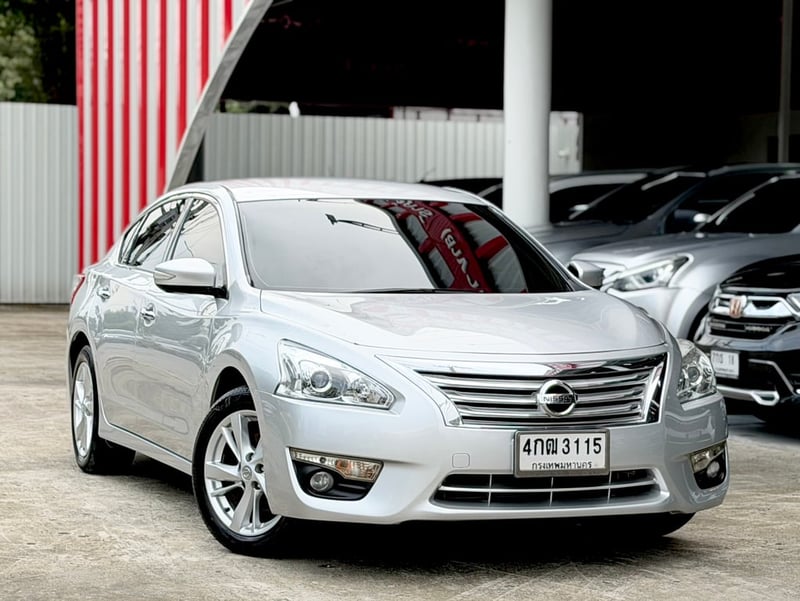 Nissan Teana 2.0XL น้ำมัน+LPG โดนัทหัวฉีดอย่างดี แก๊สสมบูรณ์