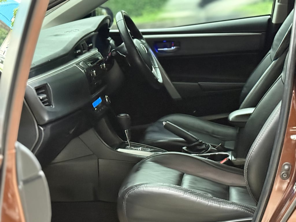 Toyota Altis 1.8 ESport แท้ ตัวแต่งจากโรงงาน ชุดแต่ง ล้อ ลายพิเศษ