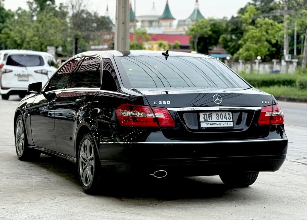 Benz E250 ตัวTop พิมพ์นิยม ไม่เคยชนเลย ดูแลถึง Benz E250 ตัวTop พิมพ์นิยม ไม่เคยชนเลย ดูแลถึง
