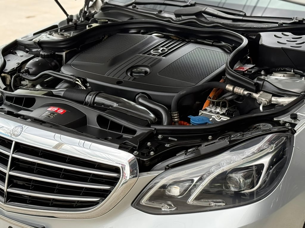 E300 Bluetec Hybrid มือเดียว ระบบแบต+อินเวอร์เตอร์ เปลี่ยนแล้ว E300 Bluetec Hybrid มือเดียว ระบบแบต+อินเวอร์เตอร์ เปลี่ยนแล้ว