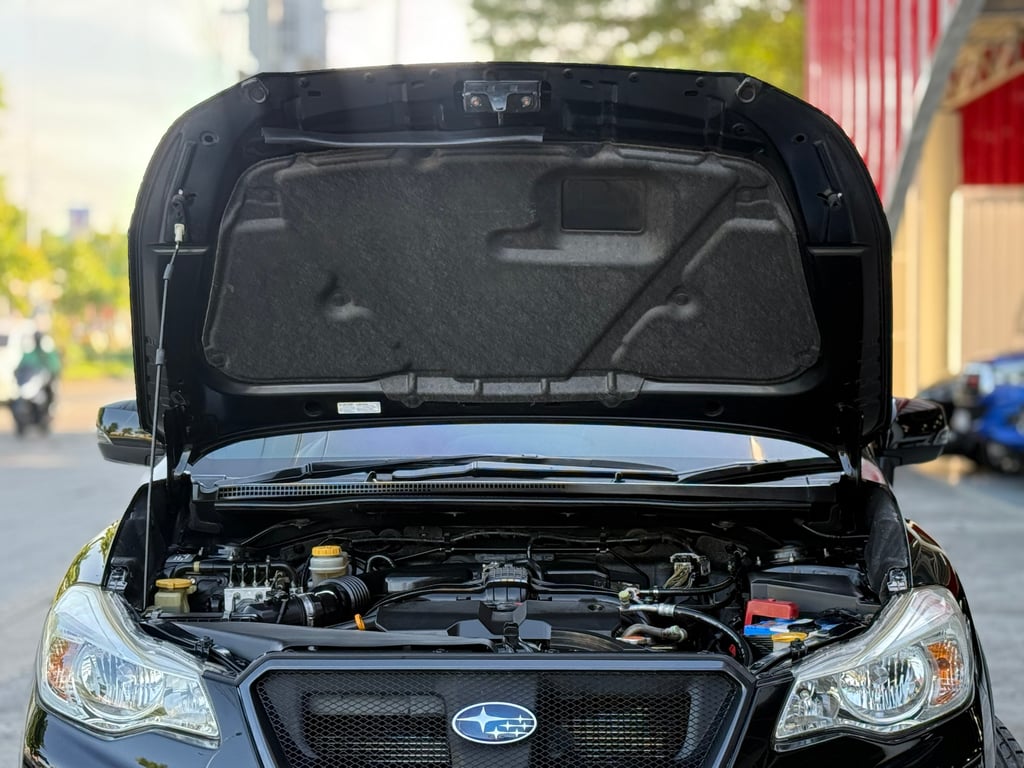 Subaru XV 2.0i แต่งSTI มือเดียว ไมล์น้อย ไม่เคยชนเลย สวยจัด