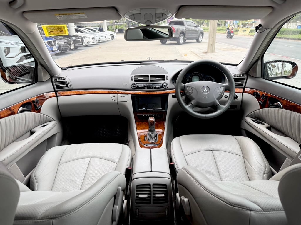 E200 Kom 1.8 ฝาดำ 1ใน100 ไมล์น้อย มือเดียว