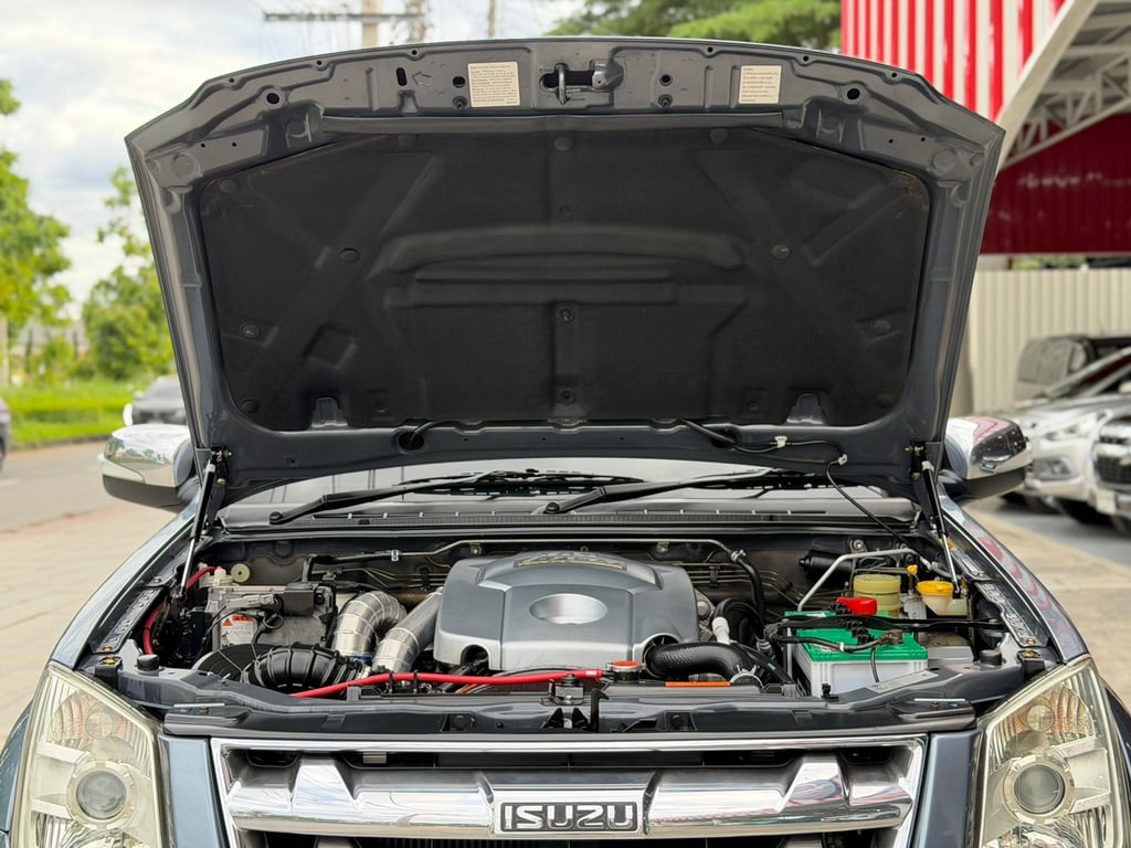 Dmax Hi-Lander CAB มือเดียว มีประกันชั้น1 เดิมบางไม่เคยชน Dmax Hi-Lander CAB มือเดียว มีประกันชั้น1 เดิมบางไม่เคยชน