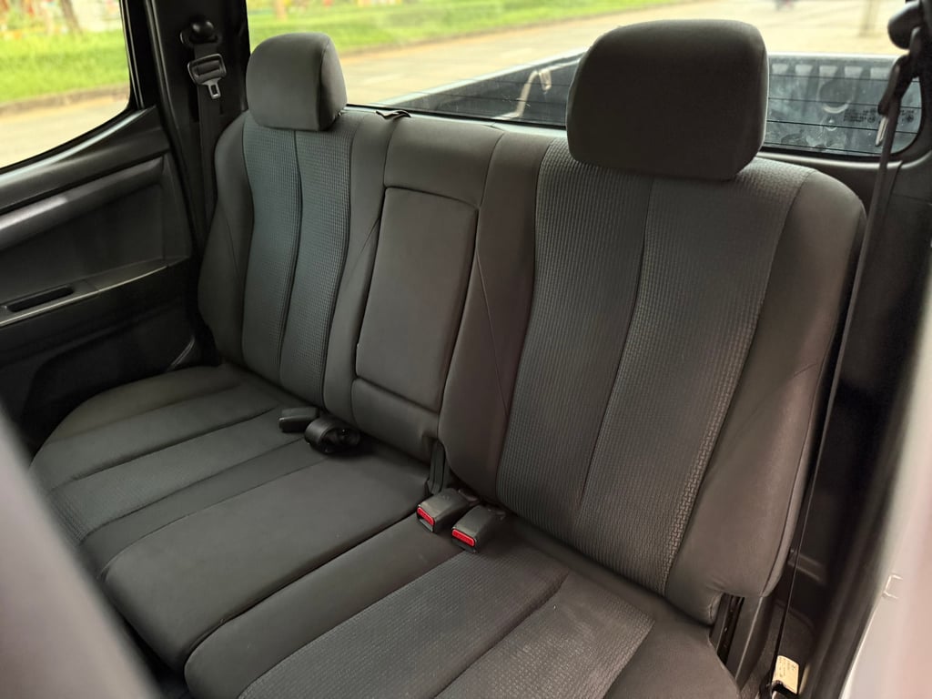 Isuzu Dmax 2.5Z Ddi Hi-Lander ไม่เคยชน น็อตไม่ขยับ ใช้ถนอม