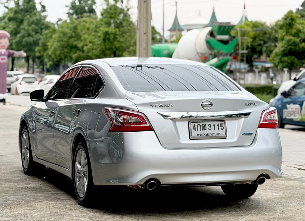 Nissan Teana 2.0XL น้ำมัน+LPG โดนัทหัวฉีดอย่างดี แก๊สสมบูรณ์