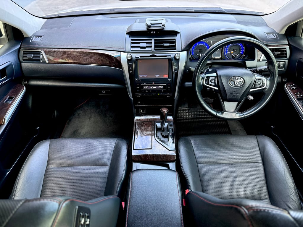 Toyota Camry 2.0G Extremo รุ่นพิเศษภายในดำแท้ๆ Toyota Camry 2.0G Extremo รุ่นพิเศษภายในดำแท้ๆ