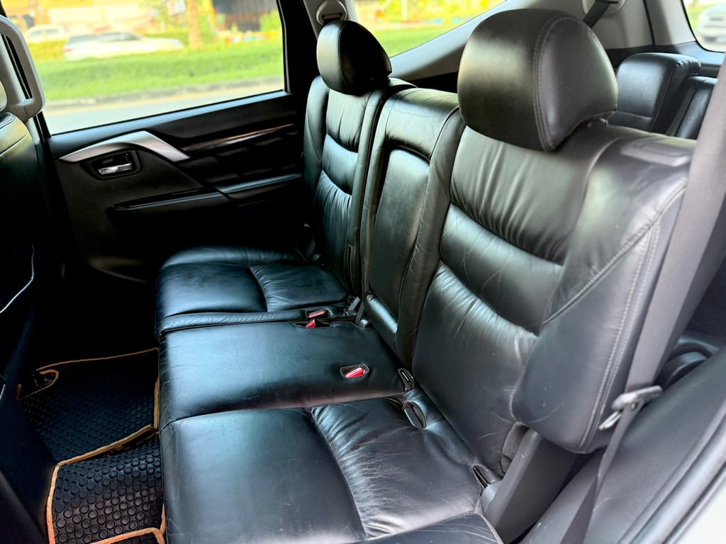 Pajero 2.4GT Premium มือเดียว ประวัติดี เช็คศูนย์ตรง