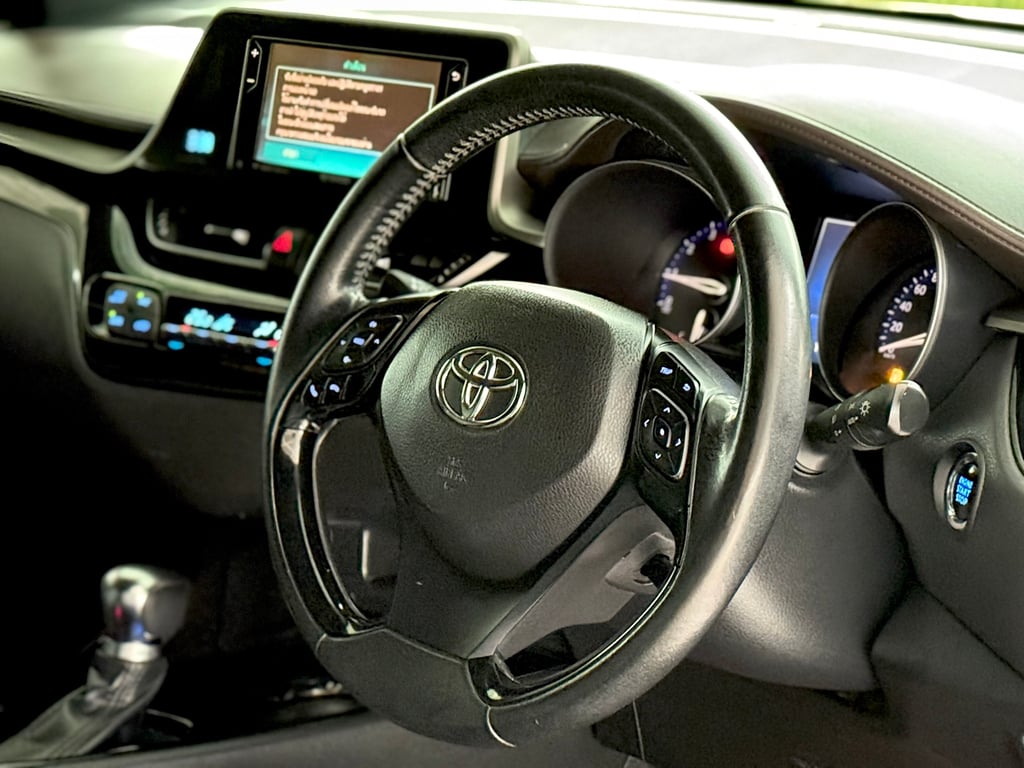 Toyota CHR 1.8 MID ชุดแต่งครบ สวยมีเสน่ห์ ไม่เคยชน Toyota CHR 1.8 MID ชุดแต่งครบ สวยมีเสน่ห์ ไม่เคยชน
