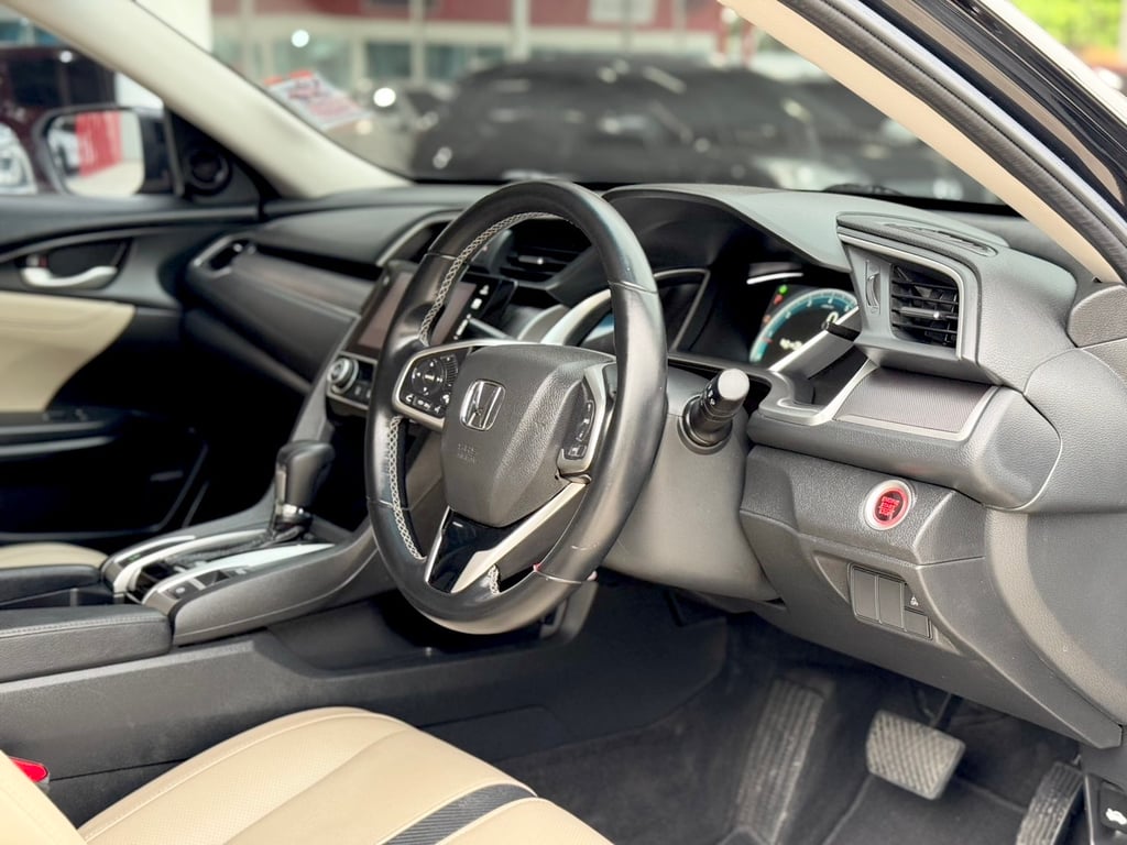 Civic FC 1.8EL มือเดียว ไม่เคยชน สวยมีเสน่ห์