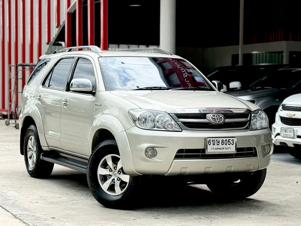 Fortuner 2.7V ขับ4WD เบนซิน+LPG หัวฉีดประหยัดพร้อมใช้ Fortuner 2.7V ขับ4WD เบนซิน+LPG หัวฉีดประหยัดพร้อมใช้