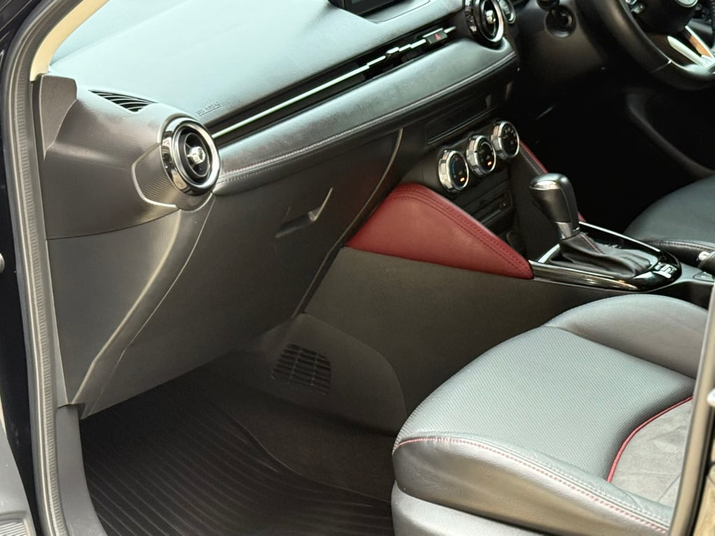 CX3 2.0SP ไมเนอร์เช้นจ์ ตัวTopสุด ไม่เคยชน ใช้น้อย