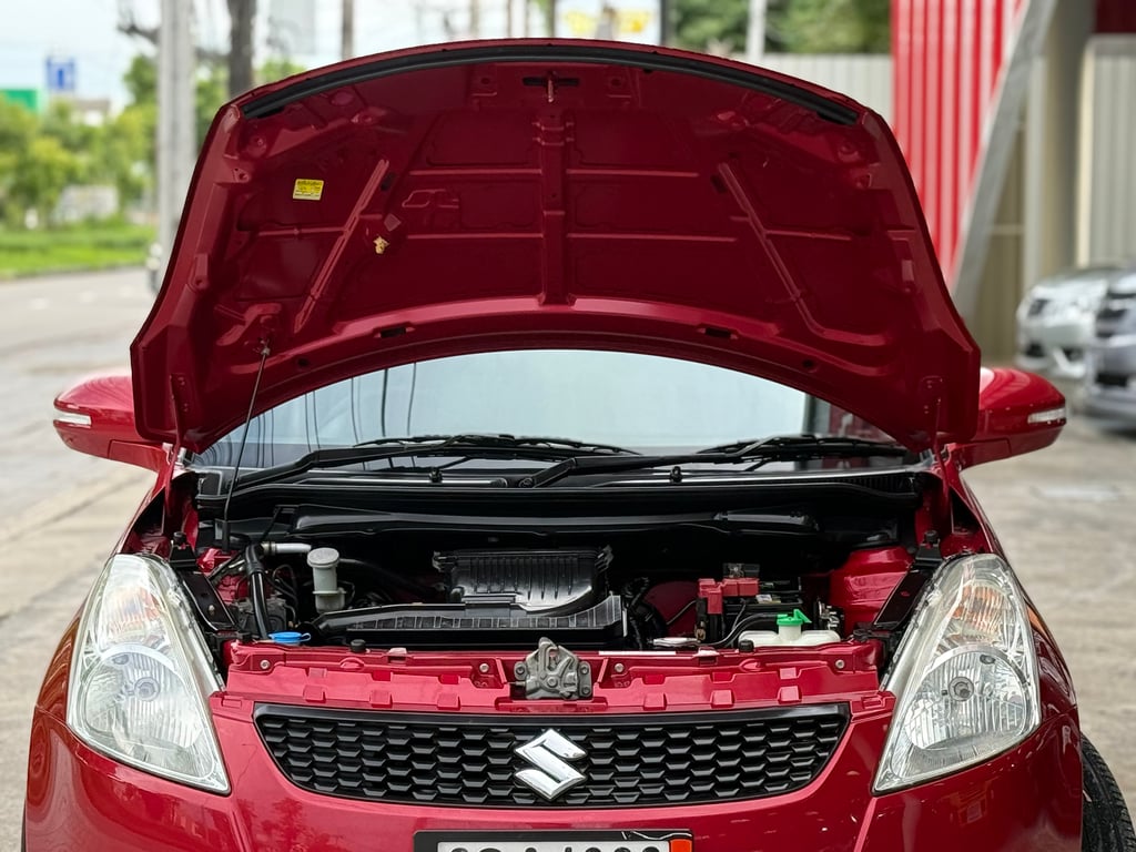 Suzuki Swift 1.2GLX Top มือเดียว ภายในสด ช่วงล่างเป๊ะ Suzuki Swift 1.2GLX Top มือเดียว ภายในสด ช่วงล่างเป๊ะ